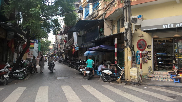 Lấn chiếm vỉa hè Hà Nội – căn bệnh nan y ảnh 6